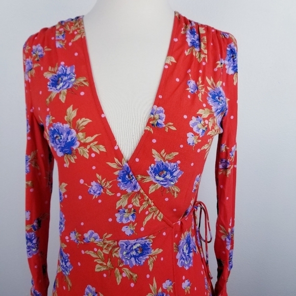 Zara Red Floral Wrap Dress NWT, size XS - Picture 8 of 15